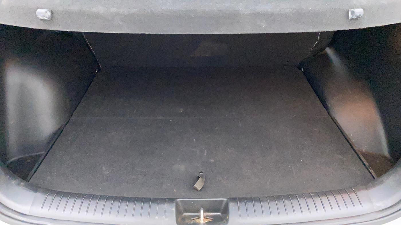 2016 Hyundai Creta S 1.6 PETROL, Petrol, Manual, 48,120 km, Boot Inside