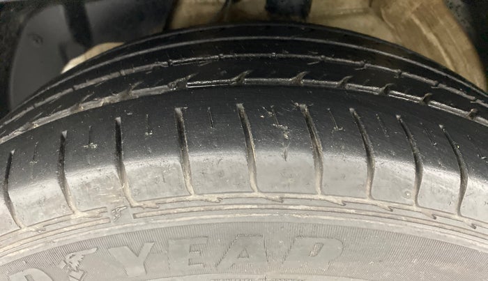 2019 MG HECTOR SHARP 2.0 DIESEL, Diesel, Manual, 30,490 km, Left Front Tyre Tread