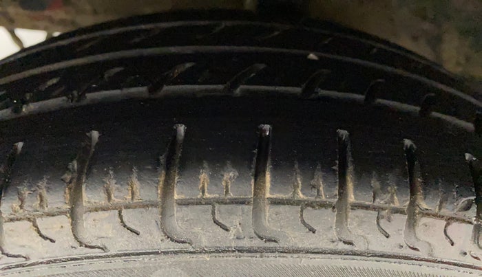 2013 Hyundai Eon MAGNA +, Petrol, Manual, 41,683 km, Left Front Tyre Tread