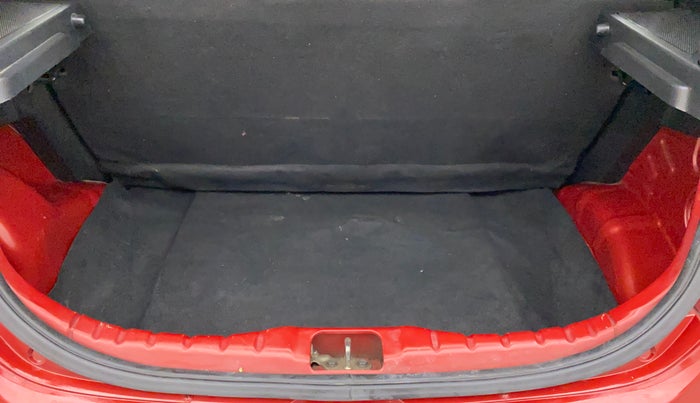 2013 Hyundai Eon MAGNA +, Petrol, Manual, 41,683 km, Boot Inside