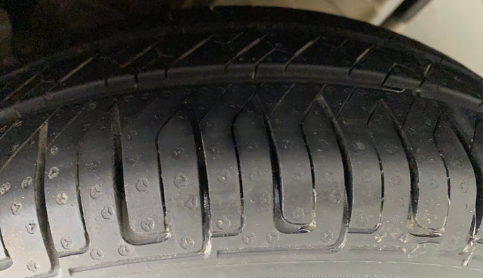 2013 Hyundai Eon MAGNA +, Petrol, Manual, 41,683 km, Right Front Tyre Tread
