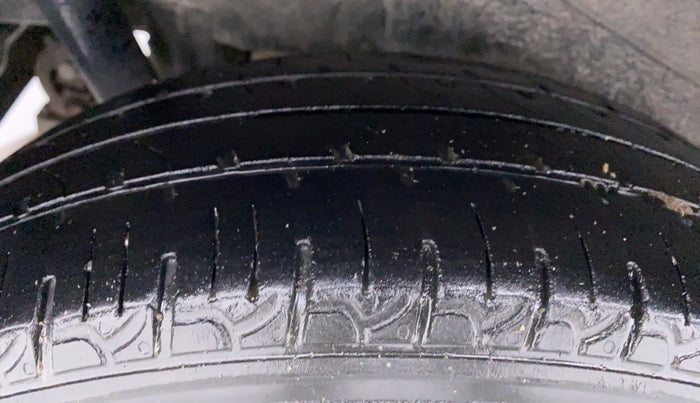 2016 Maruti Wagon R 1.0 VXI, Petrol, Manual, 71,242 km, Right Rear Tyre Tread