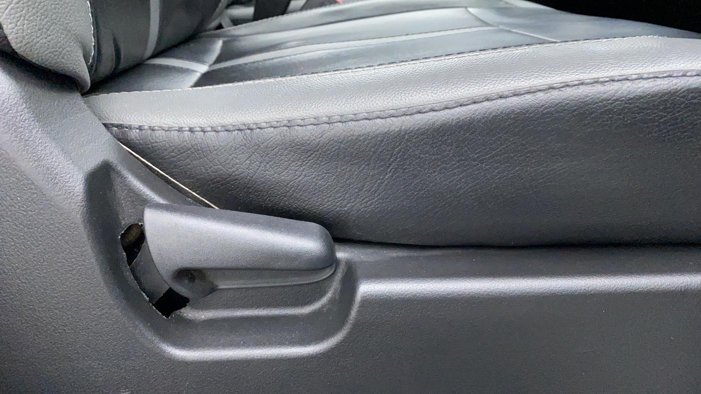 2016 Maruti Wagon R 1.0 VXI, Petrol, Manual, 71,242 km, Driver Side Adjustment Panel