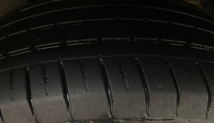 2023 Tata NEXON XM PLUS SUNROOF PETROL, Petrol, Manual, 27,881 km, Left Rear Tyre Tread