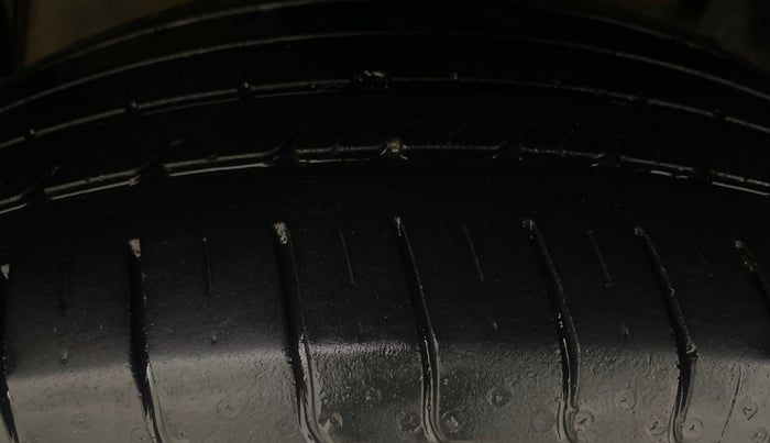 2023 Tata NEXON XM PLUS SUNROOF PETROL, Petrol, Manual, 27,881 km, Left Front Tyre Tread