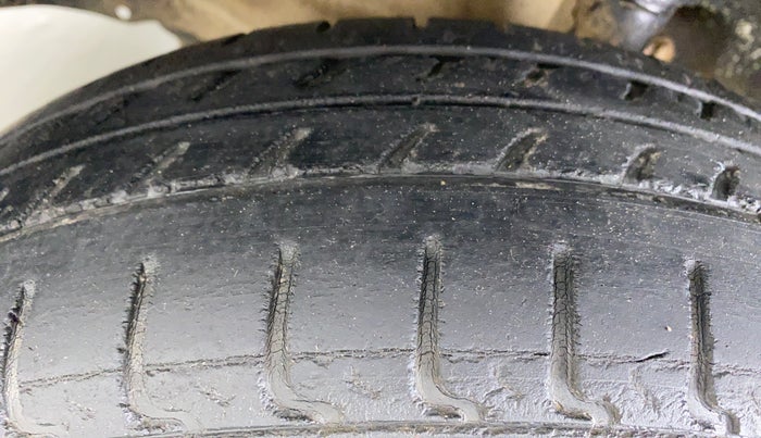 2017 Maruti Wagon R 1.0 VXI, CNG, Manual, 31,818 km, Left Front Tyre Tread