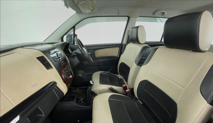 2017 Maruti Wagon R 1.0 VXI, CNG, Manual, 31,818 km, Right Side Front Door Cabin