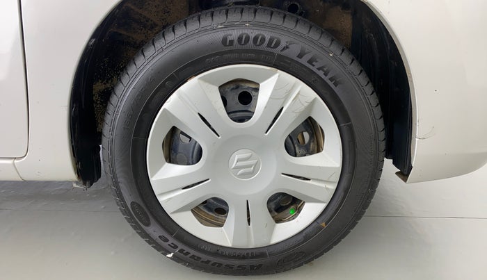 2017 Maruti Wagon R 1.0 VXI, CNG, Manual, 31,818 km, Right Front Wheel