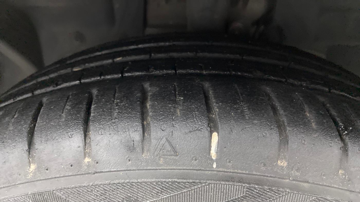 2019 Ford Figo Aspire 1.2 TITANIUM PETROL, Petrol, Manual, 44,419 km, Left Front Tyre Tread