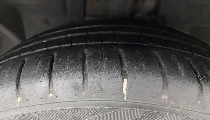 2019 Ford Figo Aspire 1.2 TITANIUM PETROL, Petrol, Manual, 44,419 km, Left Front Tyre Tread