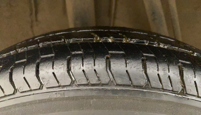 2016 Renault Kwid RXT 0.8, Petrol, Manual, 85,403 km, Right Rear Tyre Tread