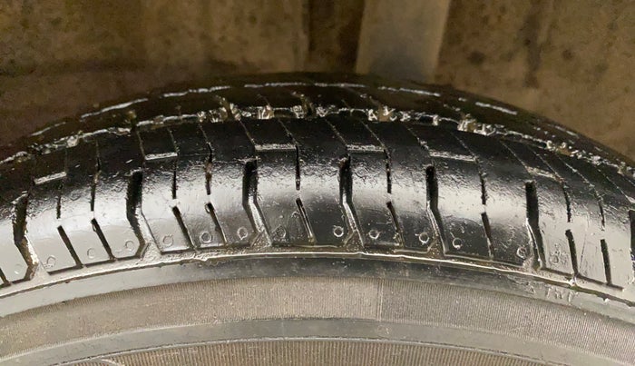 2016 Renault Kwid RXT 0.8, Petrol, Manual, 85,403 km, Left Rear Tyre Tread