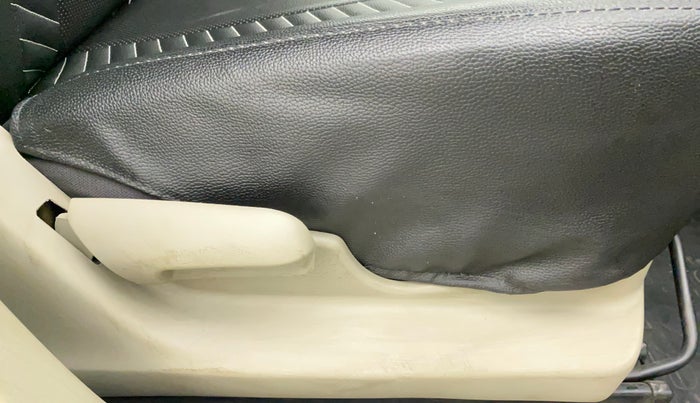 2016 Maruti Celerio VXI (O), Petrol, Manual, 74,862 km, Driver Side Adjustment Panel