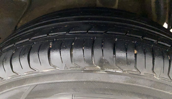 2016 Maruti Celerio VXI (O), Petrol, Manual, 74,862 km, Left Rear Tyre Tread