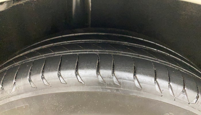 2015 Ford Ecosport TITANIUM 1.5L PETROL AT, Petrol, Automatic, 90,616 km, Right Rear Tyre Tread