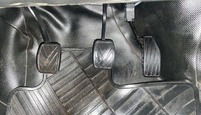 2016 Maruti Baleno DELTA PETROL 1.2, Petrol, Manual, 20,033 km, Pedals