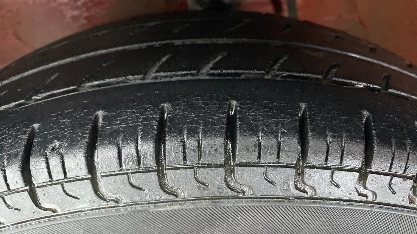 2018 Maruti Alto 800 LXI, Petrol, Manual, 36,397 km, Left Front Tyre Tread