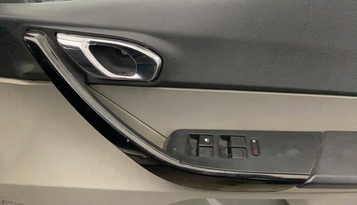 2018 Tata Tiago XZA PETROL, Petrol, Automatic, 68,178 km, Driver Side Door Panels Control