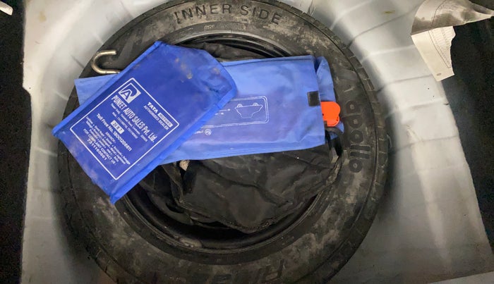 2023 Tata PUNCH CREATIVE  MT, Petrol, Manual, 72,599 km, Spare Tyre