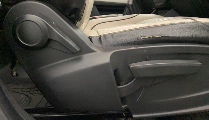 2023 Tata PUNCH CREATIVE  MT, Petrol, Manual, 72,599 km, Driver Side Adjustment Panel