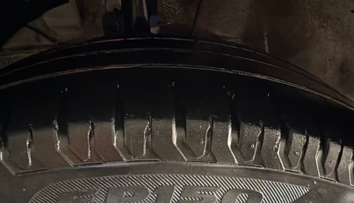 2021 Maruti XL6 ZETA MT, Petrol, Manual, 85,087 km, Left Front Tyre Tread