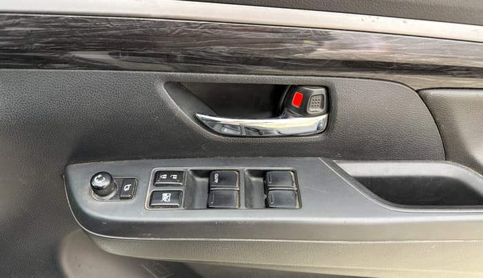 2021 Maruti XL6 ZETA MT, Petrol, Manual, 85,087 km, Driver Side Door Panels Control