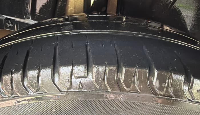 2021 Maruti XL6 ZETA MT, Petrol, Manual, 85,087 km, Right Rear Tyre Tread