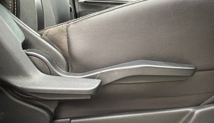 2021 Maruti XL6 ZETA MT, Petrol, Manual, 85,087 km, Driver Side Adjustment Panel