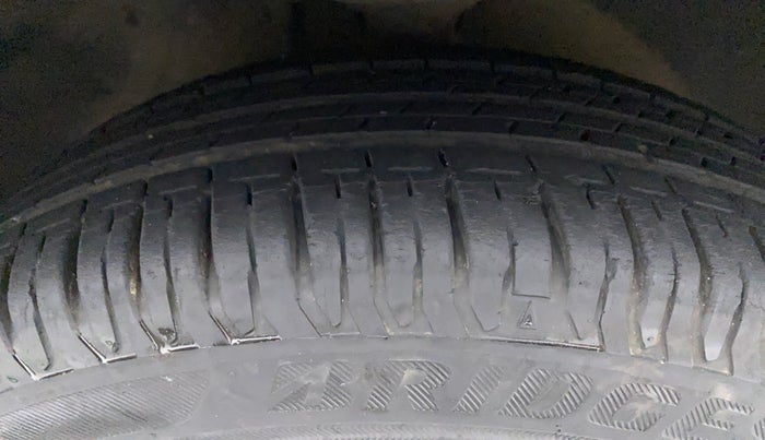 2010 Maruti Zen Estilo LXI, Petrol, Manual, 25,828 km, Right Front Tyre Tread