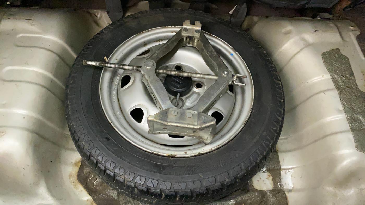 2010 Maruti Zen Estilo LXI, Petrol, Manual, 25,828 km, Spare Tyre