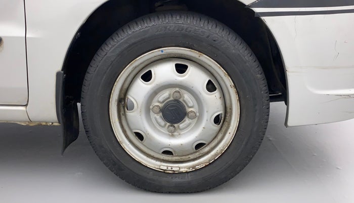 2010 Maruti Zen Estilo LXI, Petrol, Manual, 25,828 km, Right Front Wheel