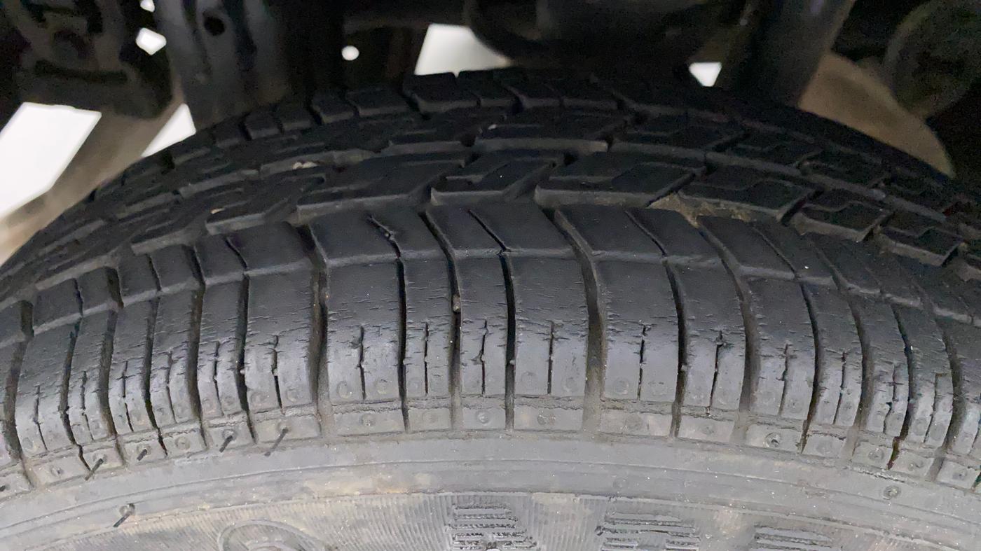 2010 Maruti Zen Estilo LXI, Petrol, Manual, 25,828 km, Right Rear Tyre Tread
