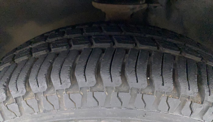 2010 Maruti Zen Estilo LXI, Petrol, Manual, 25,828 km, Left Front Tyre Tread