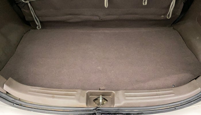 2010 Maruti Zen Estilo LXI, Petrol, Manual, 25,828 km, Boot Inside