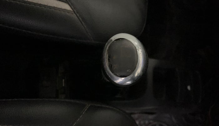 2013 Maruti Wagon R 1.0 LXI CNG, CNG, Manual, 1,02,314 km, Gear Lever