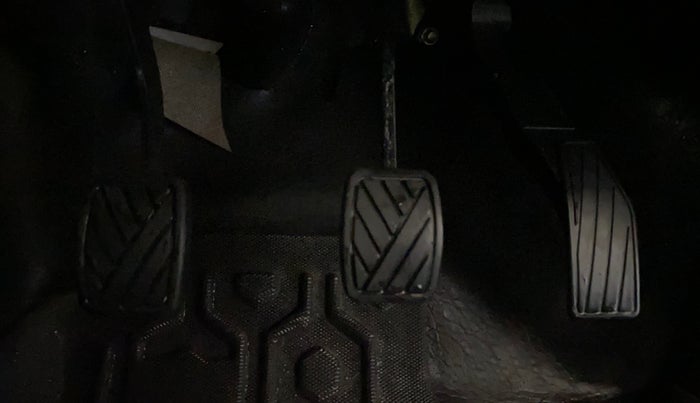 2023 Maruti Alto K10 VXI CNG, CNG, Manual, 25,717 km, Pedals