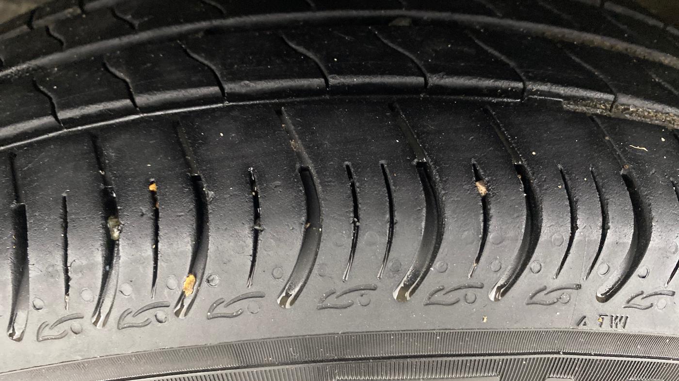 2025 Maruti New Wagon-R VXI 1.0 AMT, Petrol, Automatic, 13,720 km, Left Front Tyre Tread