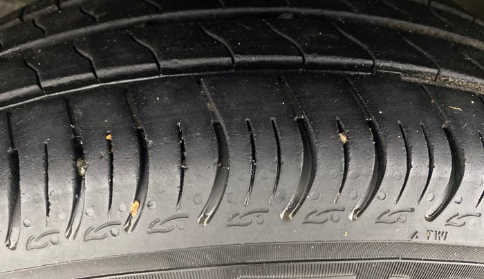 2025 Maruti New Wagon-R VXI 1.0 AMT, Petrol, Automatic, 13,720 km, Left Front Tyre Tread