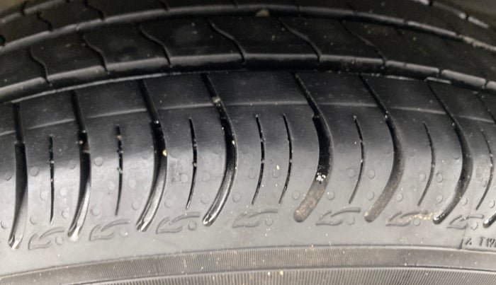 2025 Maruti New Wagon-R VXI 1.0 AMT, Petrol, Automatic, 13,720 km, Right Rear Tyre Tread