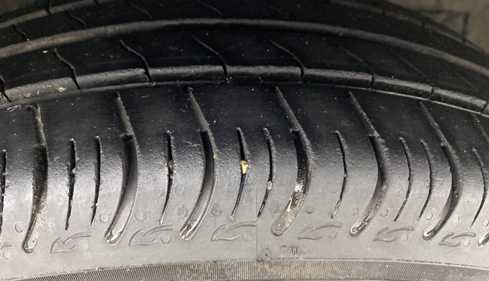 2025 Maruti New Wagon-R VXI 1.0 AMT, Petrol, Automatic, 13,720 km, Right Front Tyre Tread