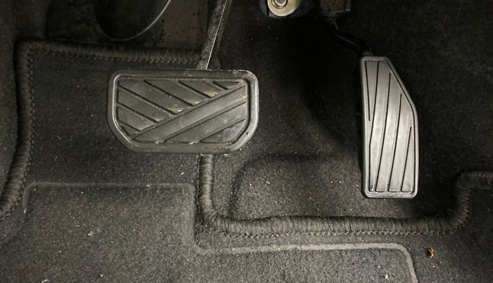 2025 Maruti New Wagon-R VXI 1.0 AMT, Petrol, Automatic, 13,720 km, Pedals