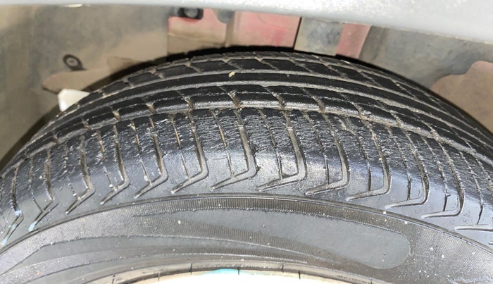 2018 Renault Kwid RXT 1.0 (O), Petrol, Manual, 23,668 km, Left Front Tyre Tread