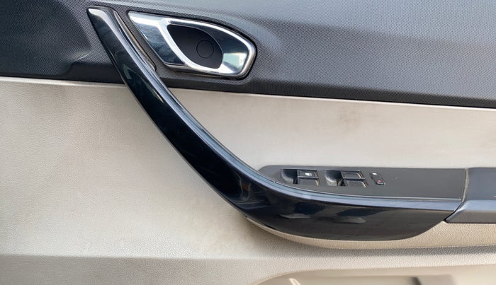 2018 Tata Tiago XZ PETROL, Petrol, Manual, 51,520 km, Driver Side Door Panels Control