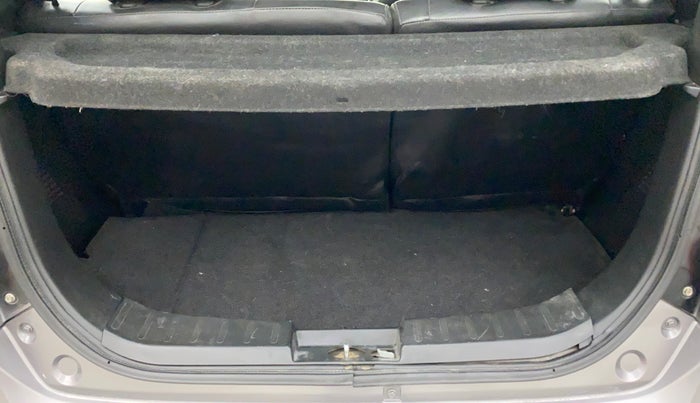 2013 Maruti Wagon R 1.0 VXI, Petrol, Manual, 77,762 km, Boot Inside