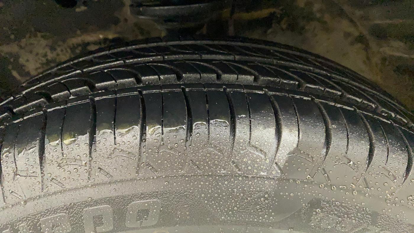 2013 Maruti Wagon R 1.0 VXI, Petrol, Manual, 77,762 km, Left Front Tyre Tread