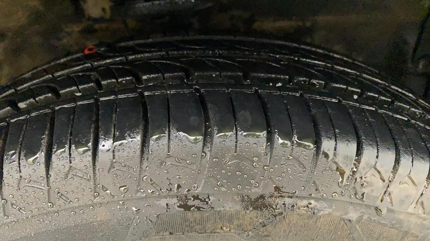 2013 Maruti Wagon R 1.0 VXI, Petrol, Manual, 77,762 km, Right Front Tyre Tread