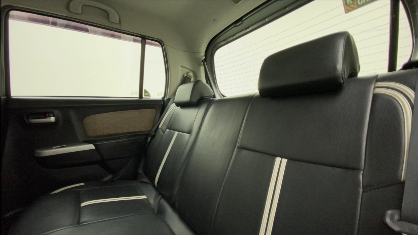 2013 Maruti Wagon R 1.0 VXI, Petrol, Manual, 77,762 km, Right Side Rear Door Cabin