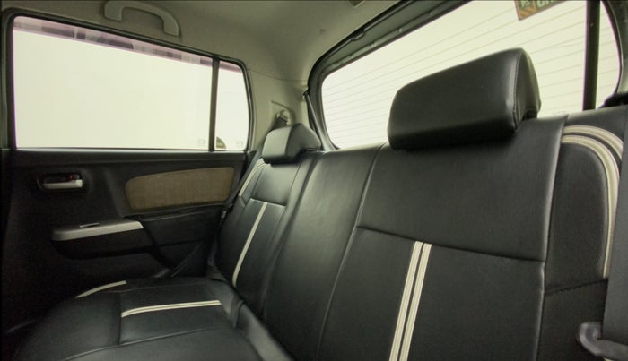 2013 Maruti Wagon R 1.0 VXI, Petrol, Manual, 77,762 km, Right Side Rear Door Cabin
