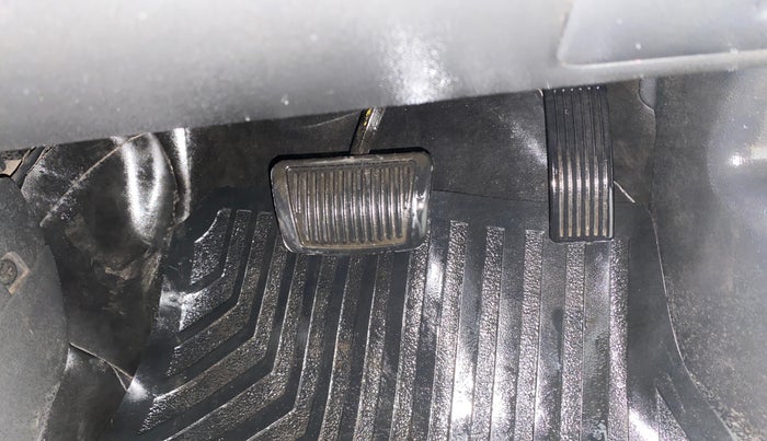 2016 Hyundai Grand i10 MAGNA AT 1.2 KAPPA VTVT, CNG, Automatic, 74,819 km, Pedals