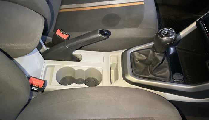 2022 Skoda KUSHAQ AMBITION 1.0L TSI MT, Petrol, Manual, 39,998 km, Gear Lever